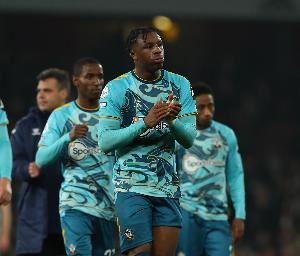 队报：南特有意南安普顿中卫科特查普，希望先租后买签下球员