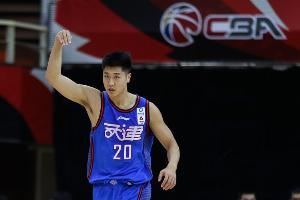 3年常规合同！天津男篮官方：何思雨正式回归球队