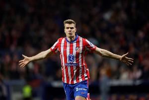 记者：求购狼队前锋拉尔森被拒后，纽卡考虑追求马竞中锋索尔洛特