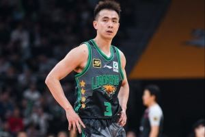 羡慕！原帅：赵继伟玩起球来是样样精通 什么动作都随便做