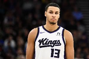 5年1.4亿提前续约！国王主帅：基根-穆雷很全面 我们非常器重他