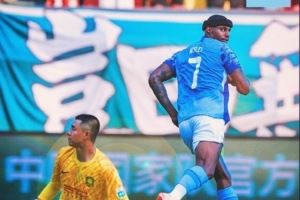 185次传球和134次成功传球，是新鹏城中超赢球场次中最少