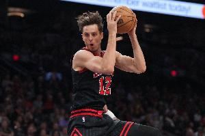 杰伦-史密斯：科林斯是身体对抗核心之一 他缺阵后我必须承担更多