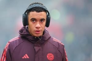 穆西亚拉：重返训练场的感觉太棒了，希望能以100%的状态回归