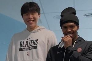 积极融入！开拓者参加社区关爱活动 杨瀚森多次出镜&面带笑容