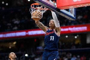 只有乔科能拯救这艘快船！乔丹·米勒上半场8分 科比·桑德斯9分