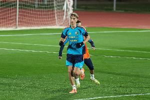 TA:赫伊森在国家队期间腹股沟不适 将接受检查